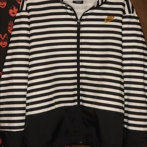 Nike windbreaker
